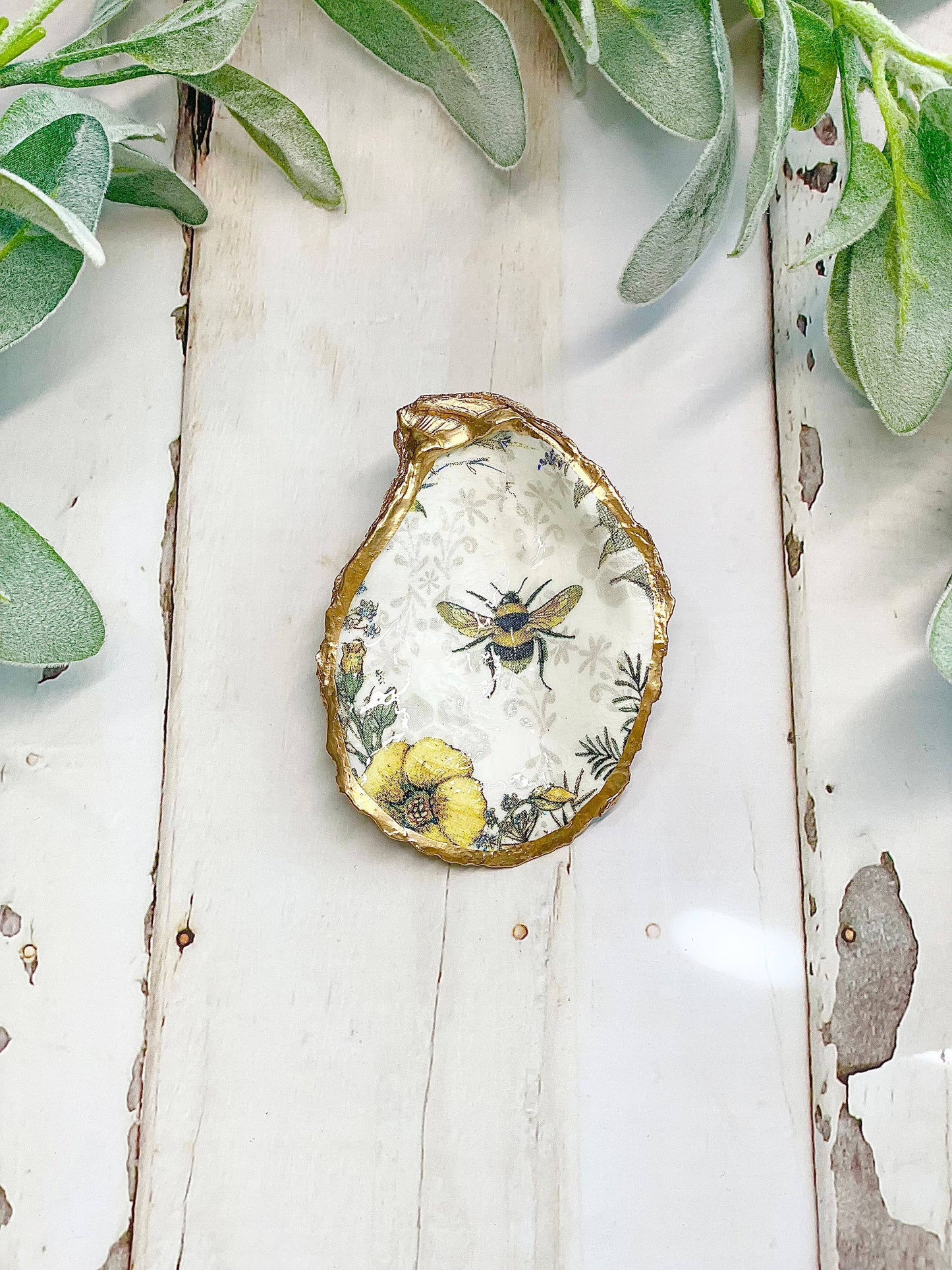 Oyster Trinket Dish Assorted Styles -Hot Air Balloon, Bee, Heron