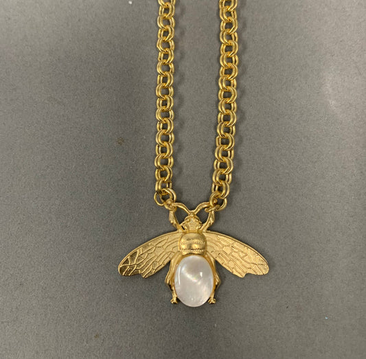 Bee Pendent Necklace