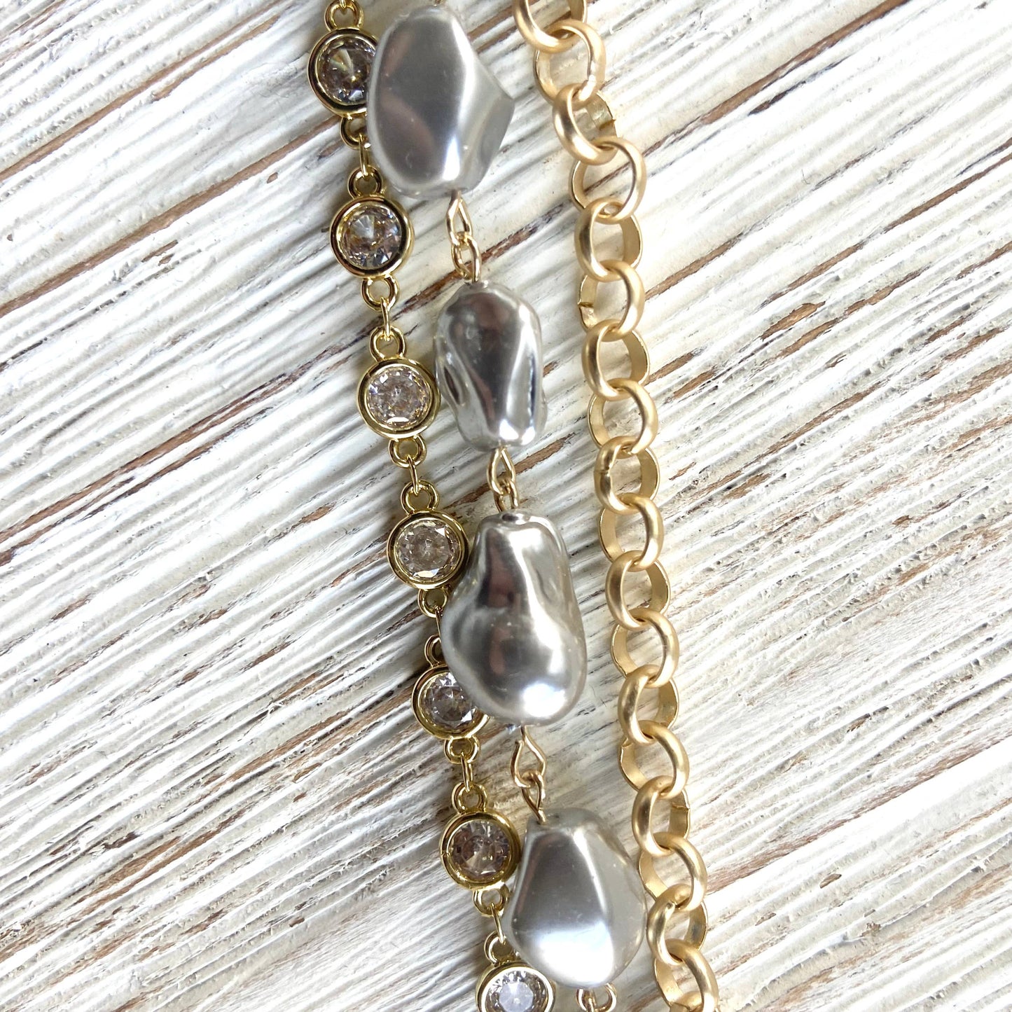 Triple gray porcelain pearl baroque bracelet