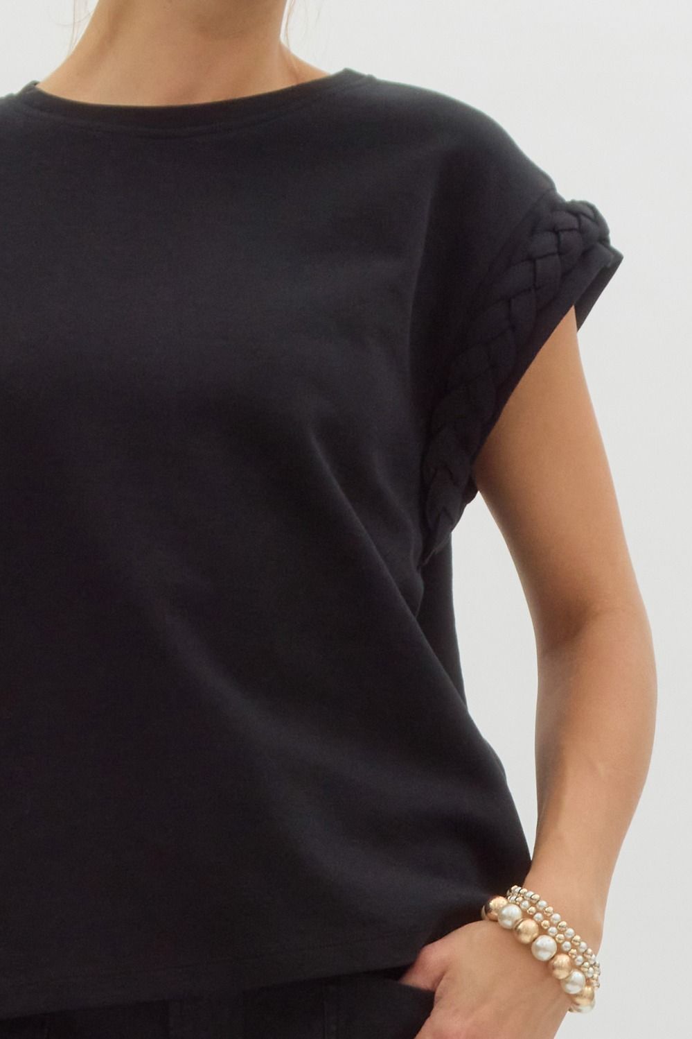 Black Solid Round Neck Cap Sleeve Top