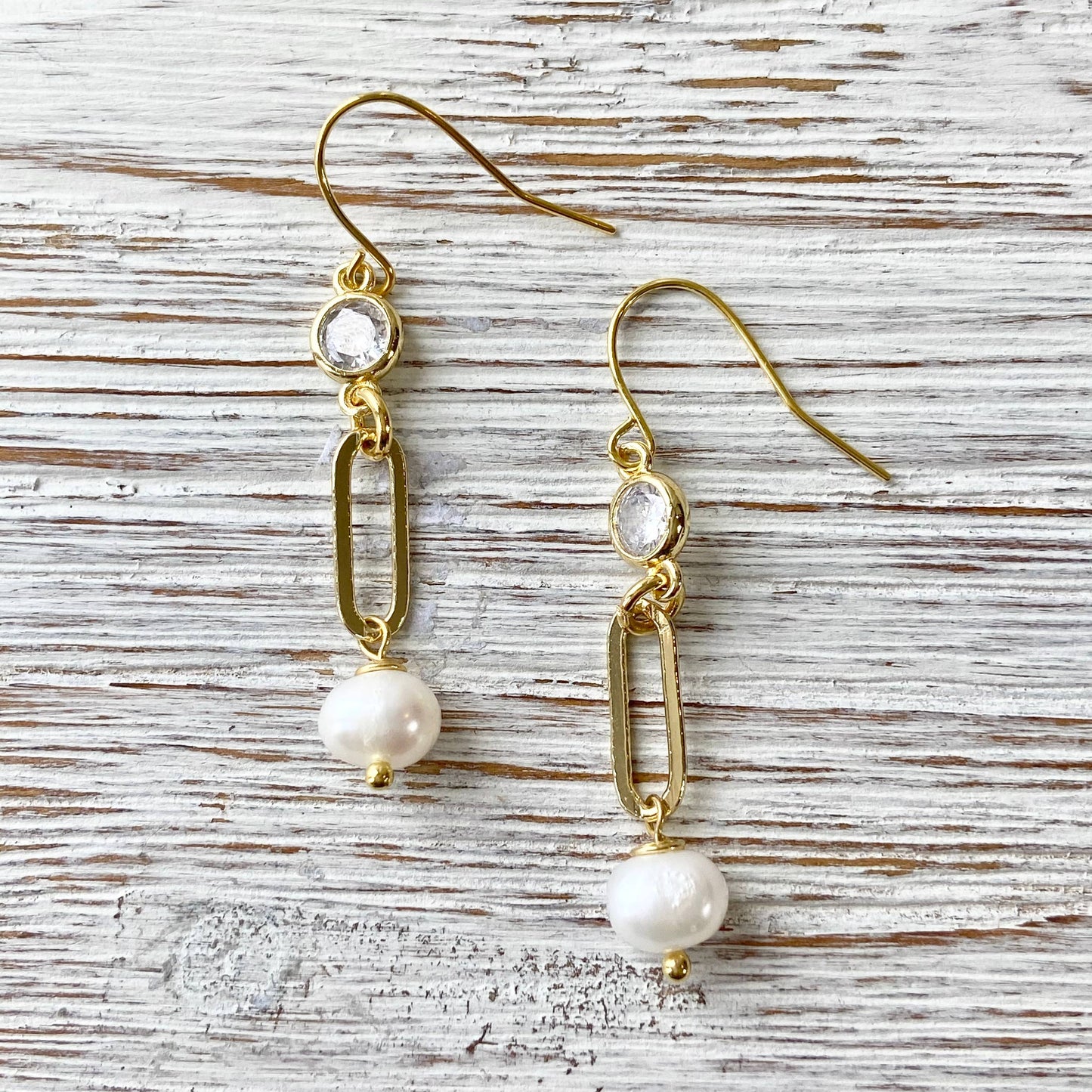 Pearl paperclip chain earrings