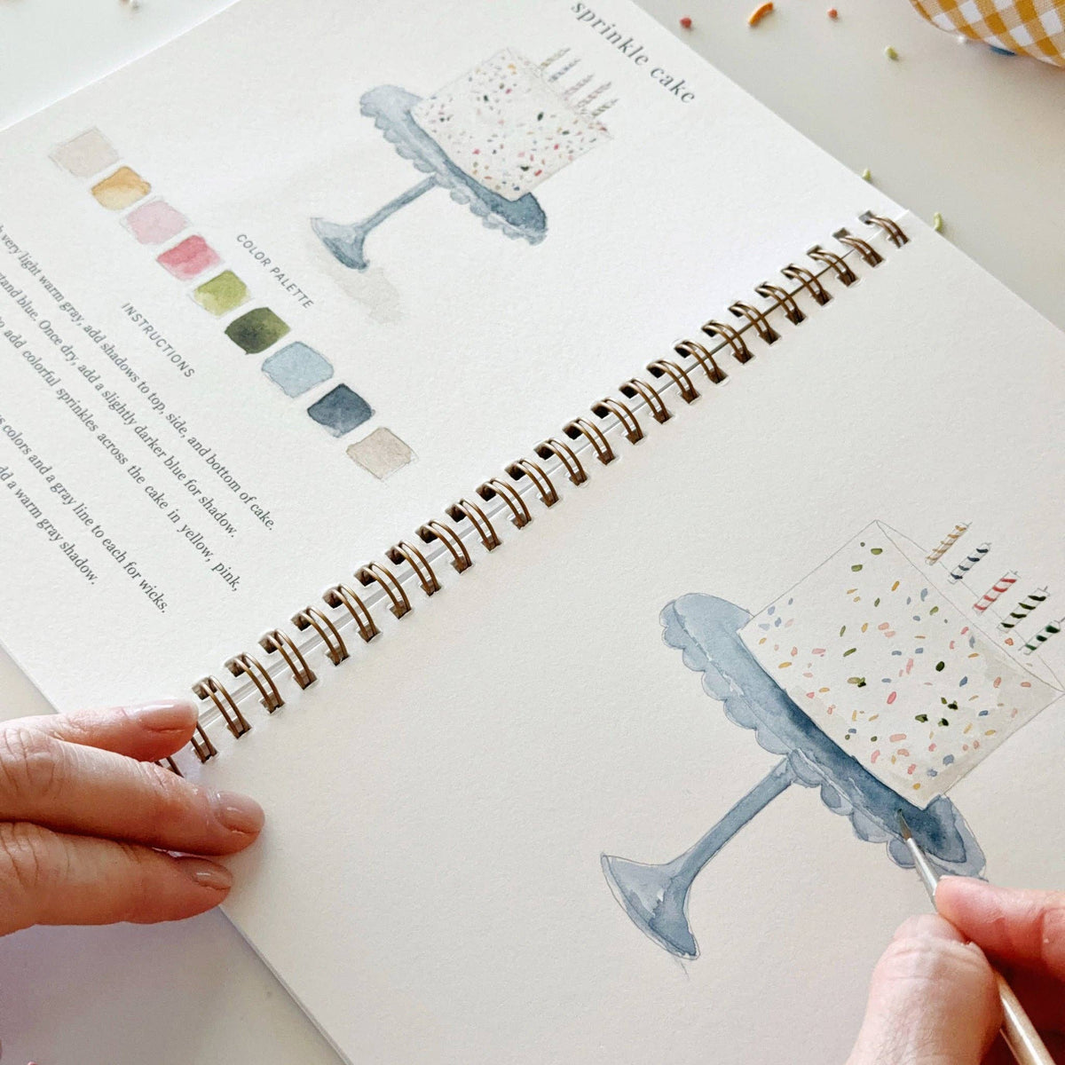 Painting a cake stand in watercolor