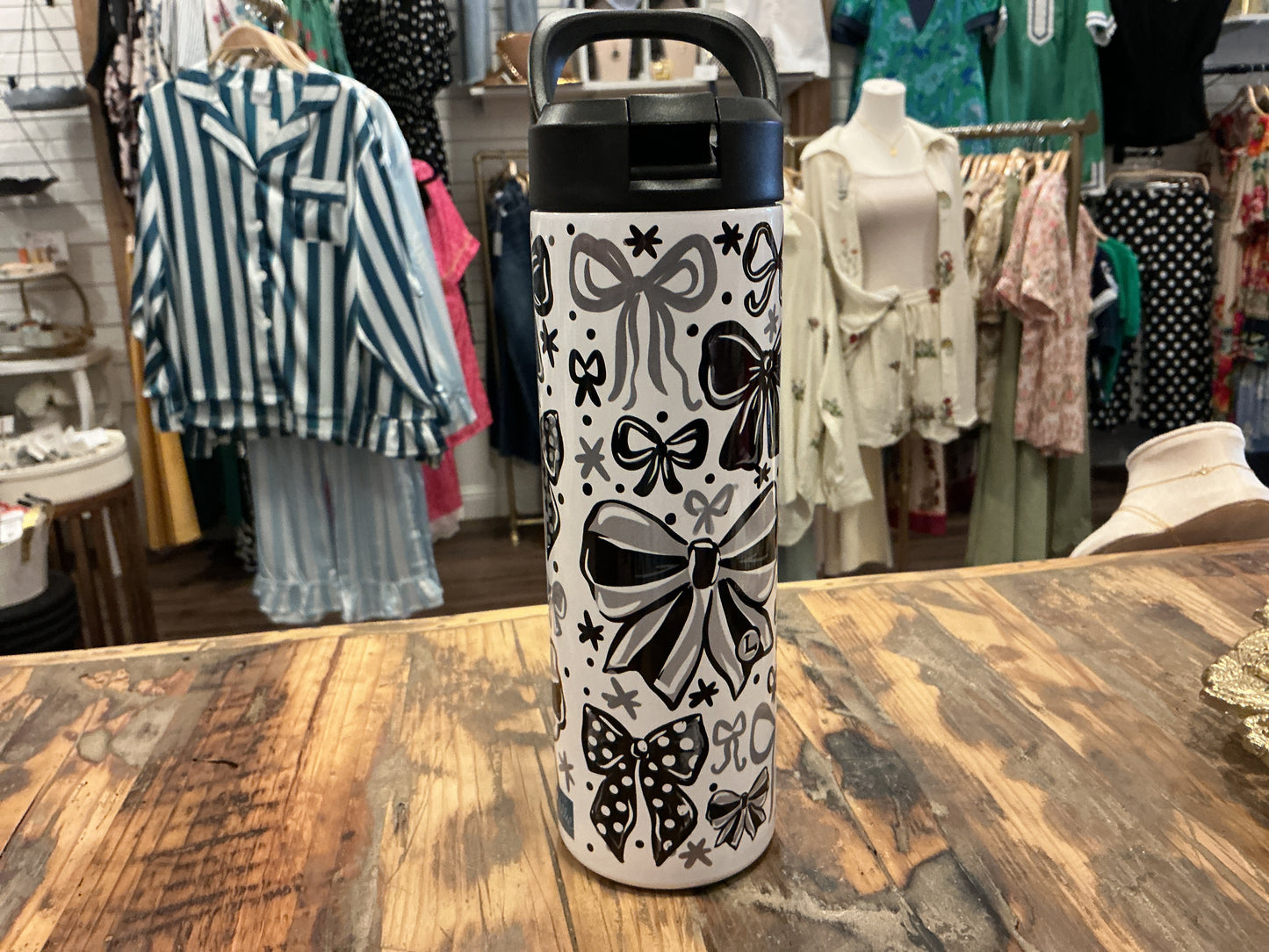 Titans Bow 22 0z Water Bottle