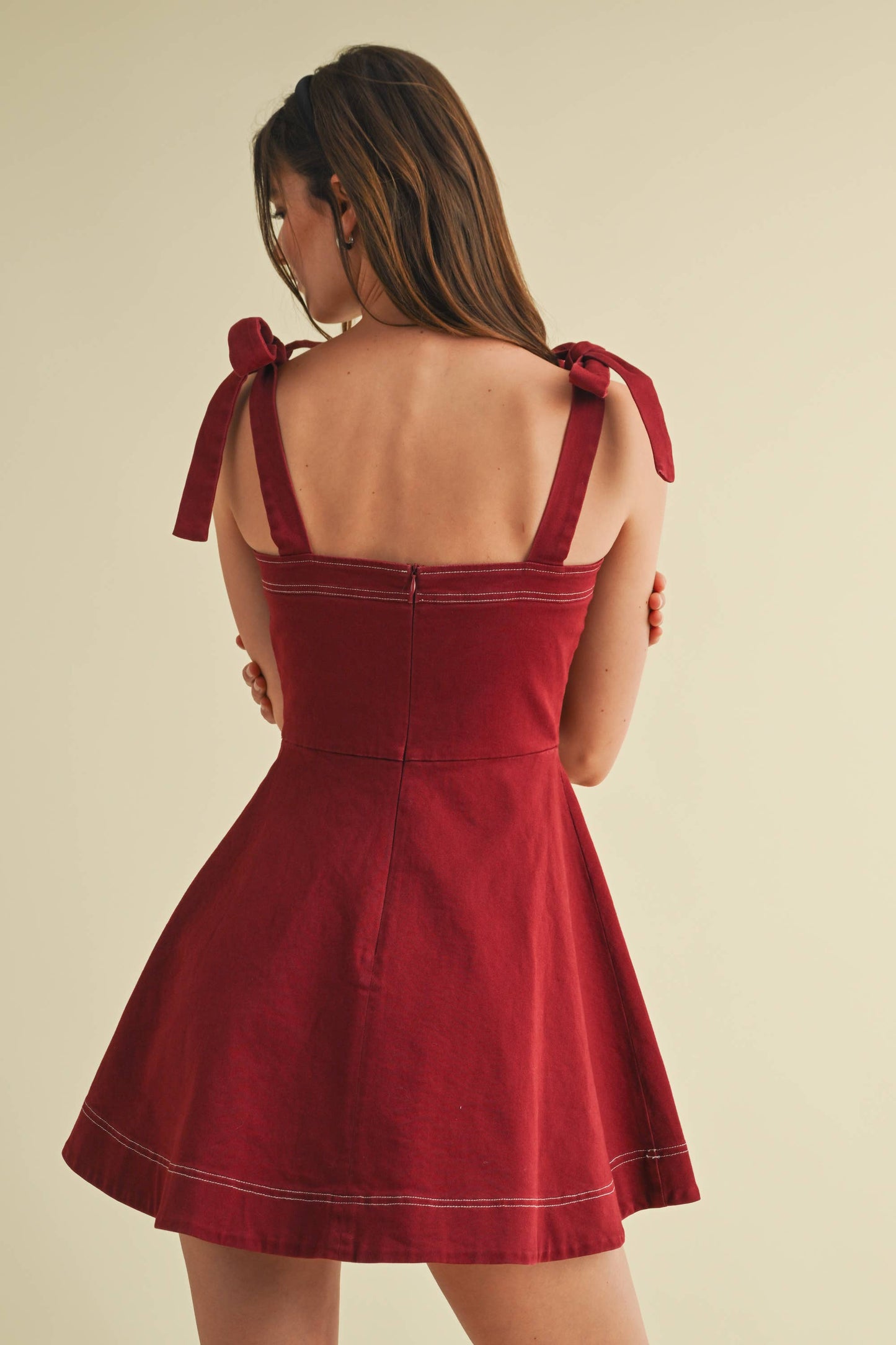 PURPLE STRAP TIE FLOWY MINI DRESS