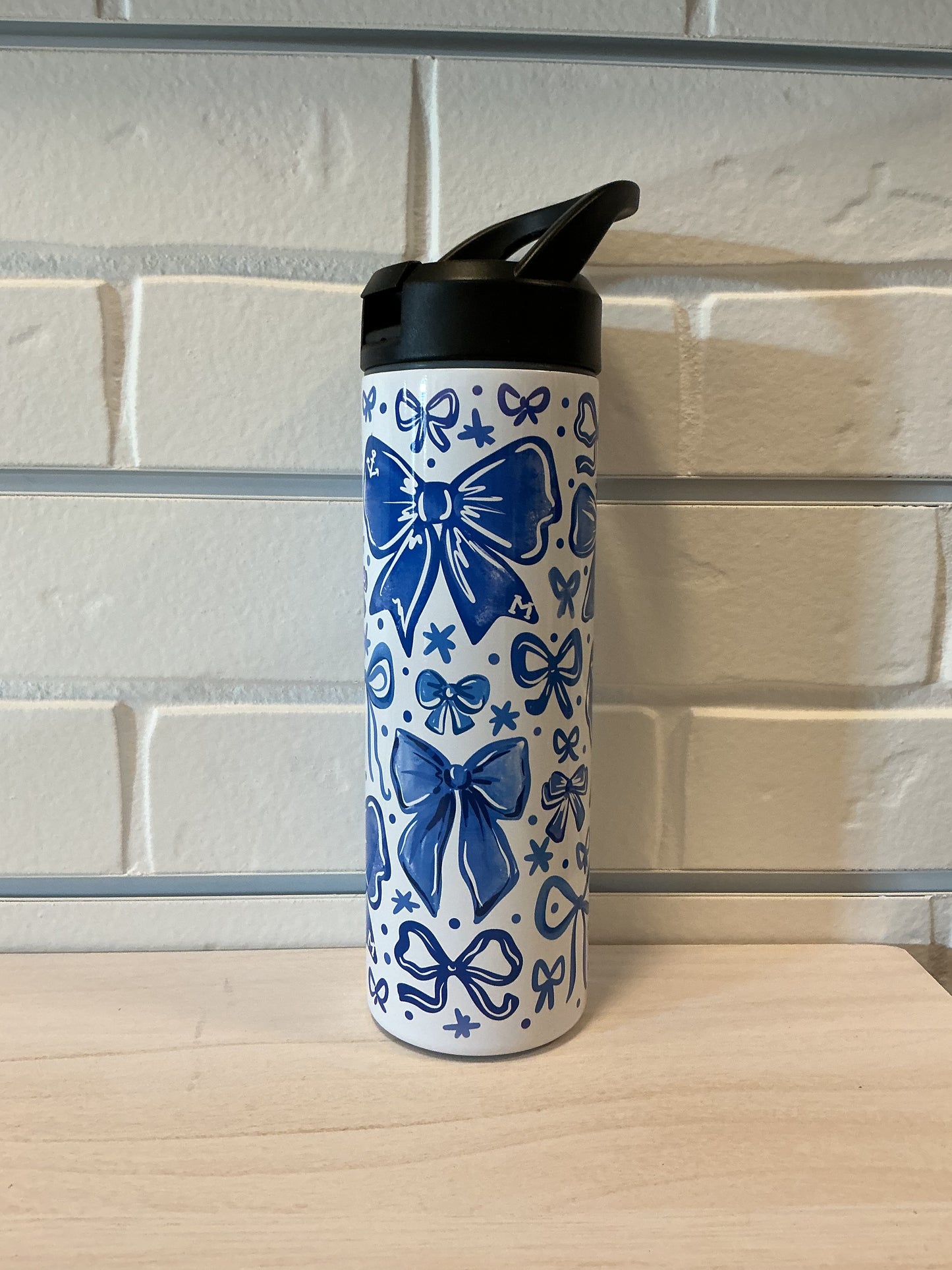 Mandeville High Skippers (MHS) Bow 22 0z Water Bottle