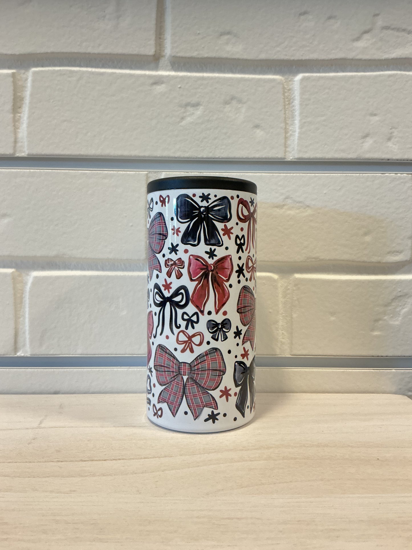 Hannan Bow Slim Can Cooler