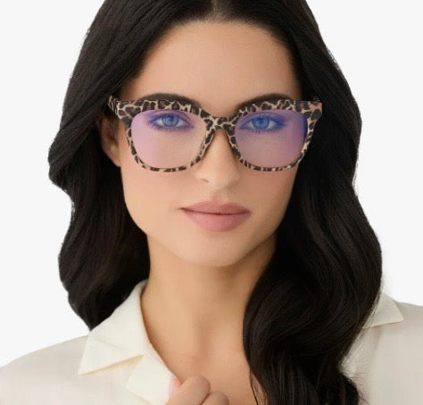 women wearing DIFF Willa leopard tortoise readers