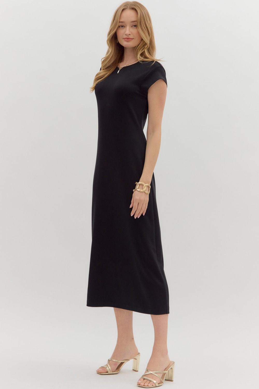 Wendi Cap Sleeve pullover Midi Dress in Black